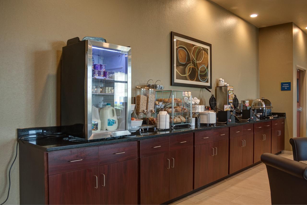 Cobblestone Hotel And Suites - Jefferson Экстерьер фото